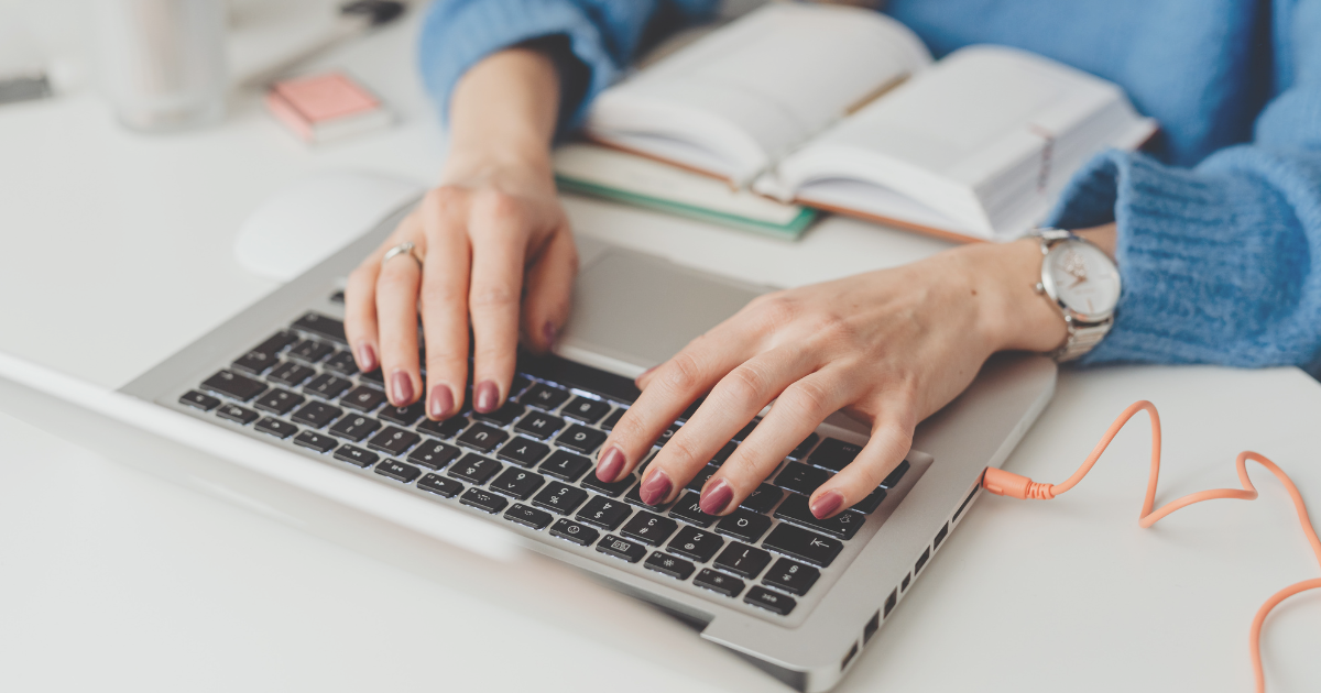 女性パソコン在宅スキル