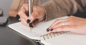 在宅ワーク ママ ライティング パソコン 副業